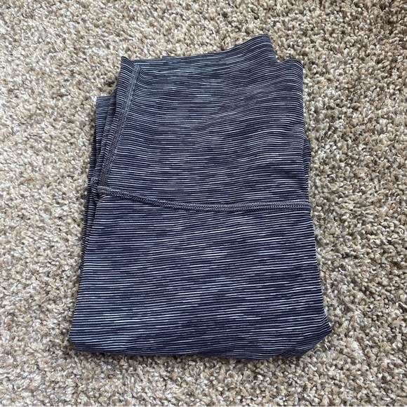 Lululemon Wunder Under 25” Leggings Luxtreme EUC - Picture 4 of 4